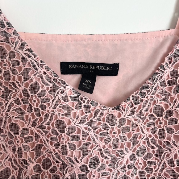 Banana Republic - Women’s (XS) Floral Pink & Grey Lace V-Neck Strap Tank Top - Picture 4 of 6